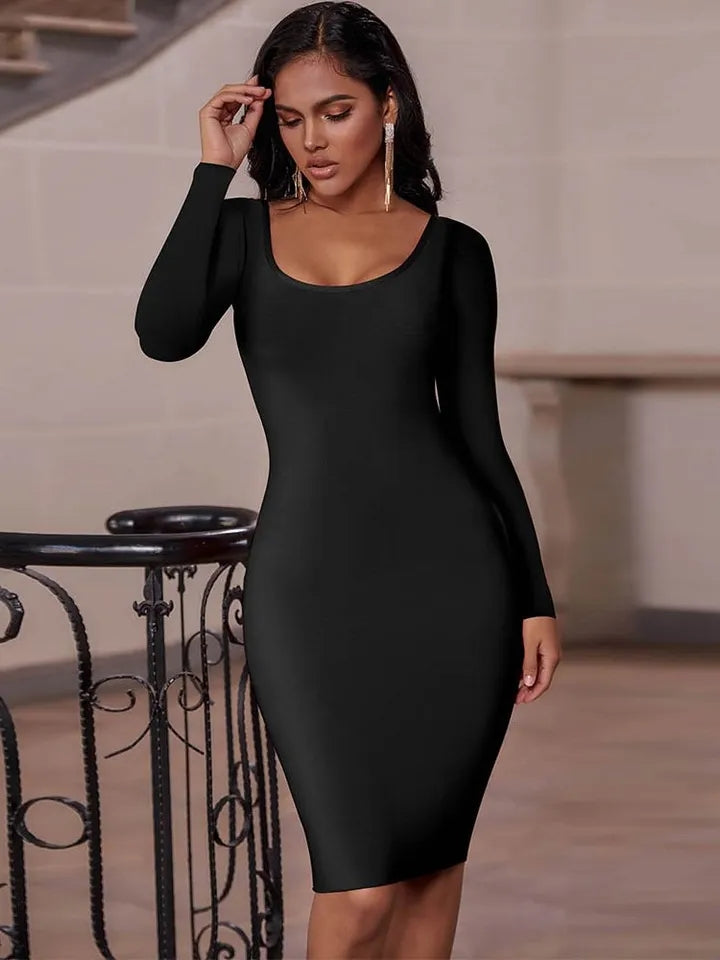 Vestido ajustado de manga larga con cuello redondo